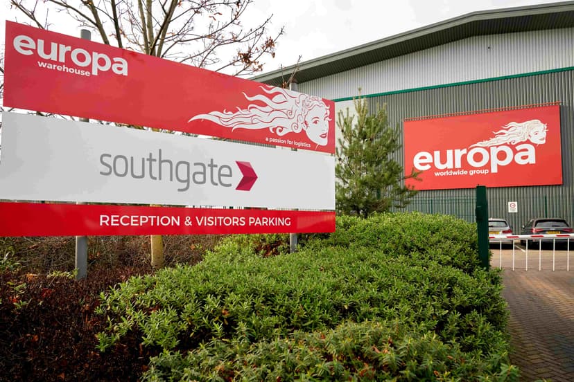 International packaging leader renews with Europa Warehouse